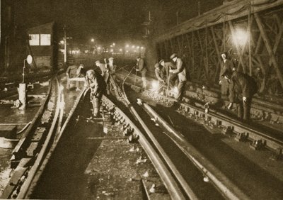 Reparatur einer Eisenbahnschiene, Charing Cross Brücke von English Photographer